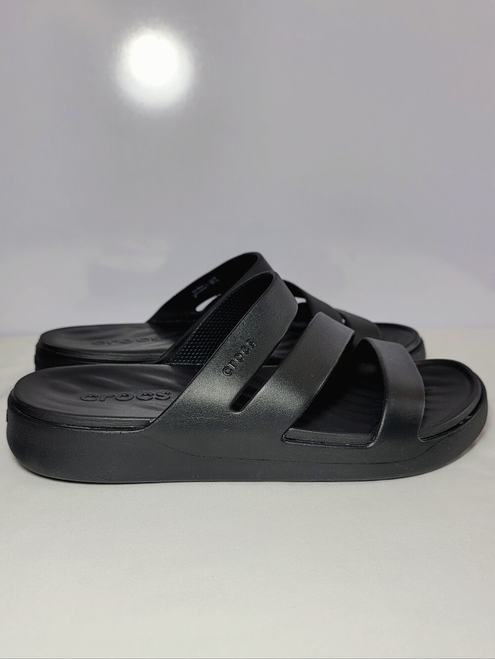 CROCS Women's Size 8 Getaway strappy Sandals